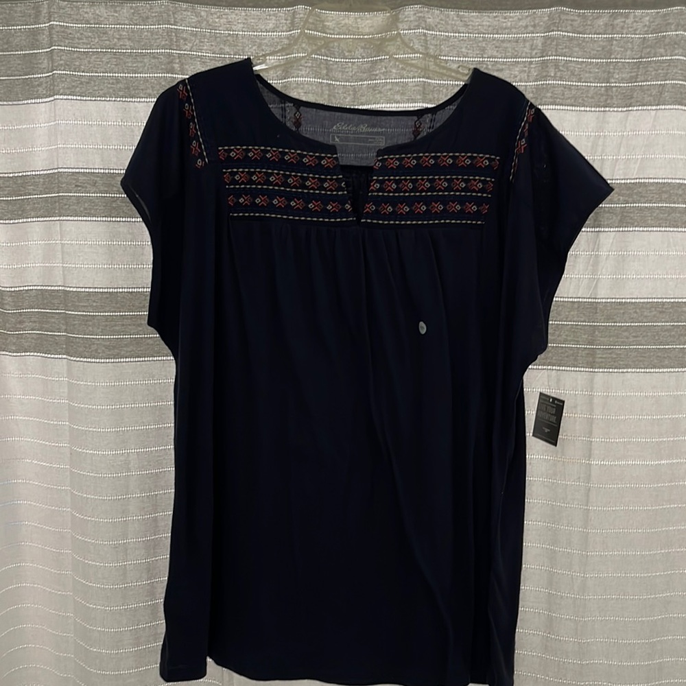 NWT 2XL VNeck with khaki and fuchsia detail at top. Eddie Bauer Adventure line.